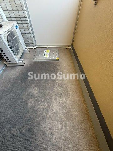 プレサンス難波元町のバルコニー
