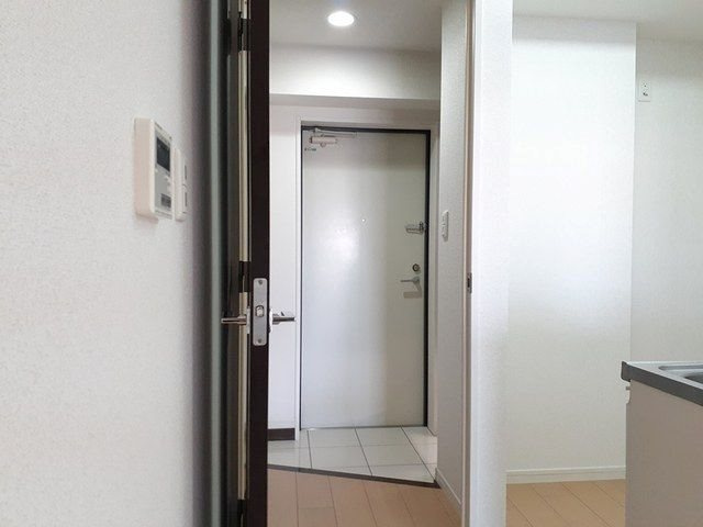 グローヴ・ガーデンEの玄関