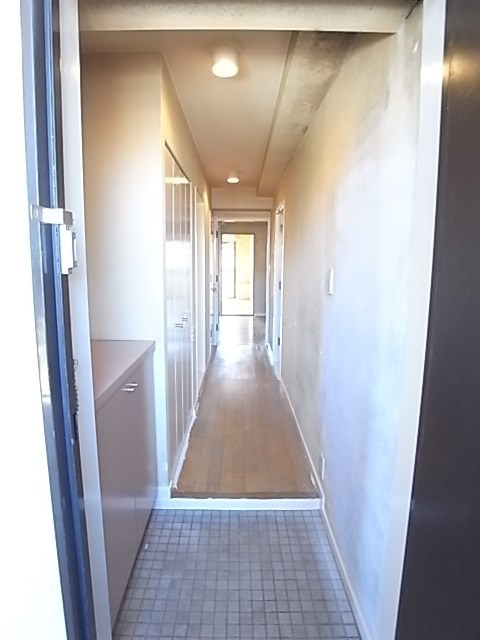 アダージオ若王寺の玄関
