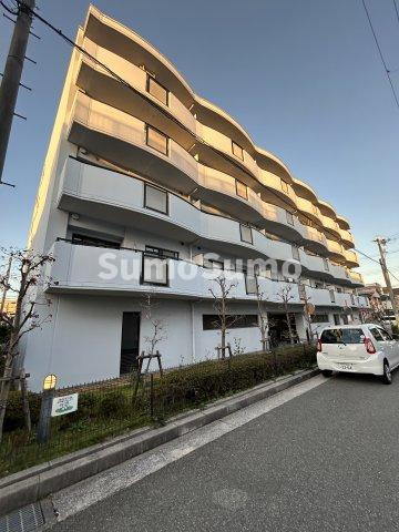 崇徳院ハイツ　Ｎ棟の外観