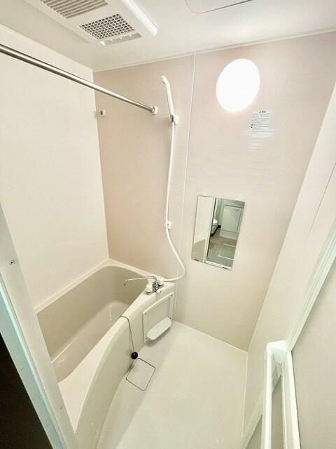 横浜市金沢区町屋町のアパートの浴室
