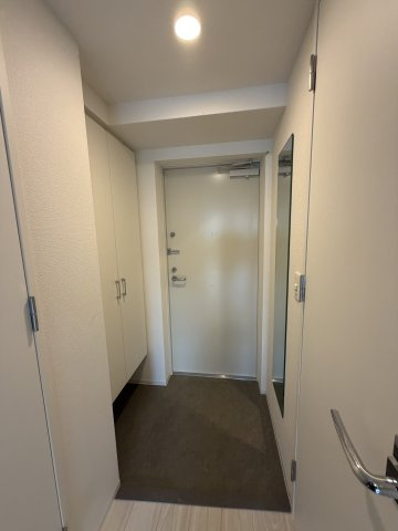 セレニテ神戸西アリエの玄関