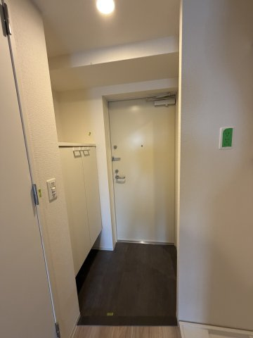 セレニテ神戸西アリエの玄関