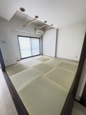 日の出ビルの和室