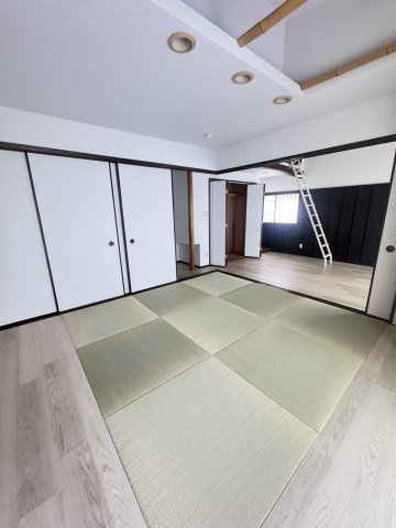 日の出ビルの和室