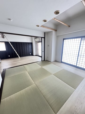 日の出ビルの和室