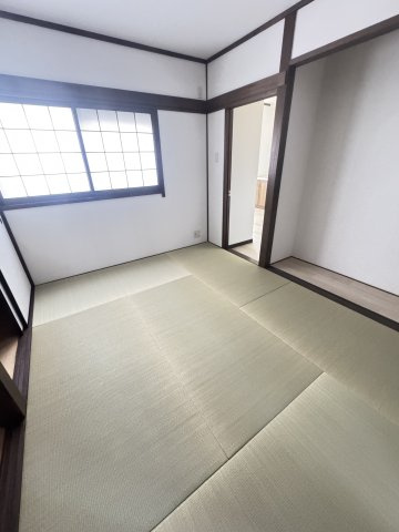 日の出ビルの和室