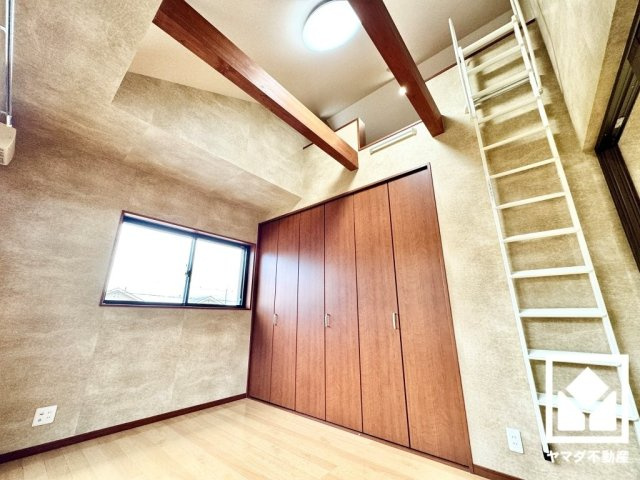 伏見区醍醐中山町の洋室