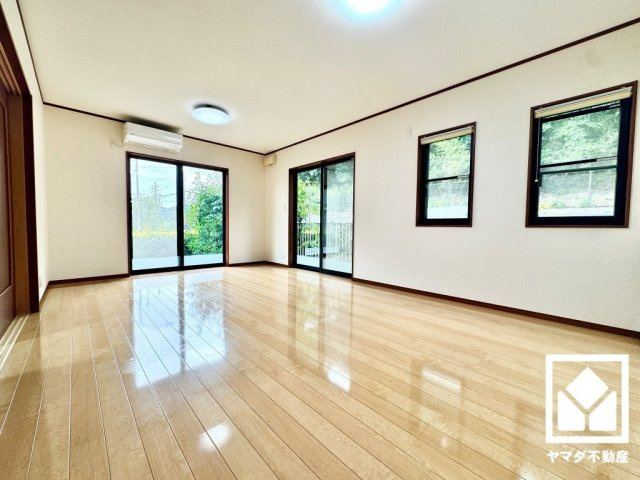 伏見区醍醐中山町の居間・リビング