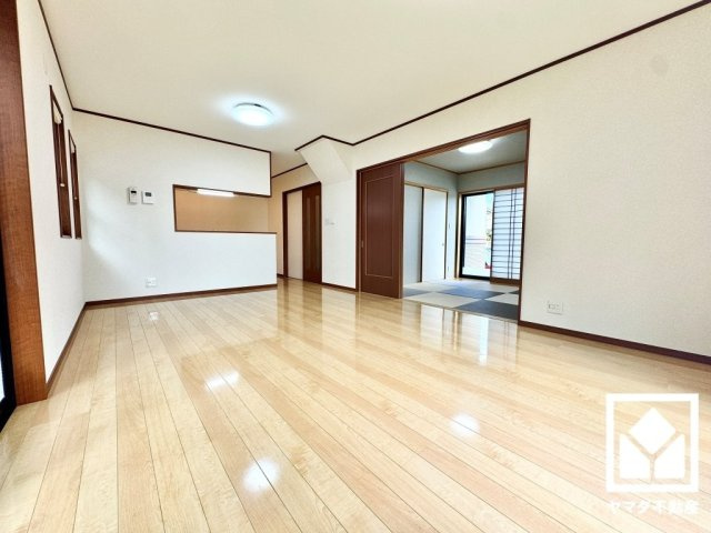 伏見区醍醐中山町の居間・リビング