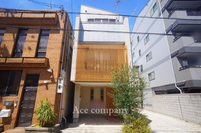 【外観】 | 東住吉区鷹合3丁目 | 【お洒落な外観☆鉄骨造☆平成18年築☆】ローン返済目安：月々約78542円（頭金0円、変動金利0.875％、返済期間40年、ボーナス払い無しで試算しています）