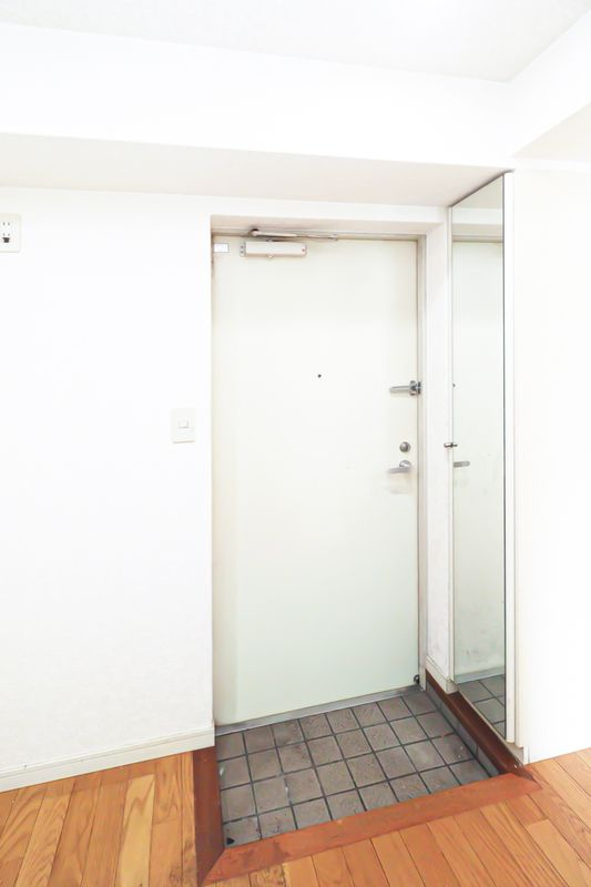 クレタ県庁前の玄関