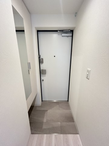 コンフォリア・リヴ東梅田の玄関