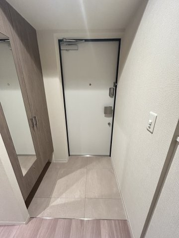 コンフォリア・リヴ東梅田の玄関