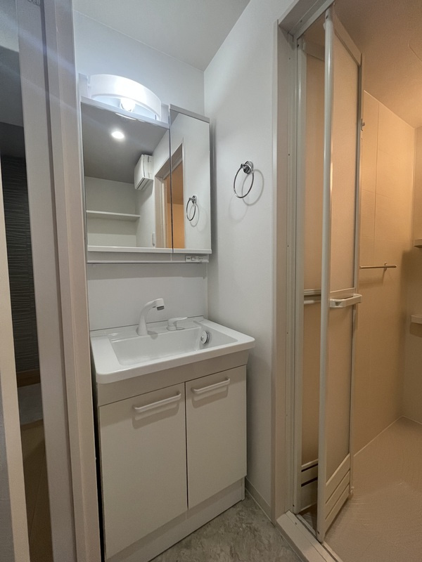 MODERN PALAZZO西新PREMIERの洗面所