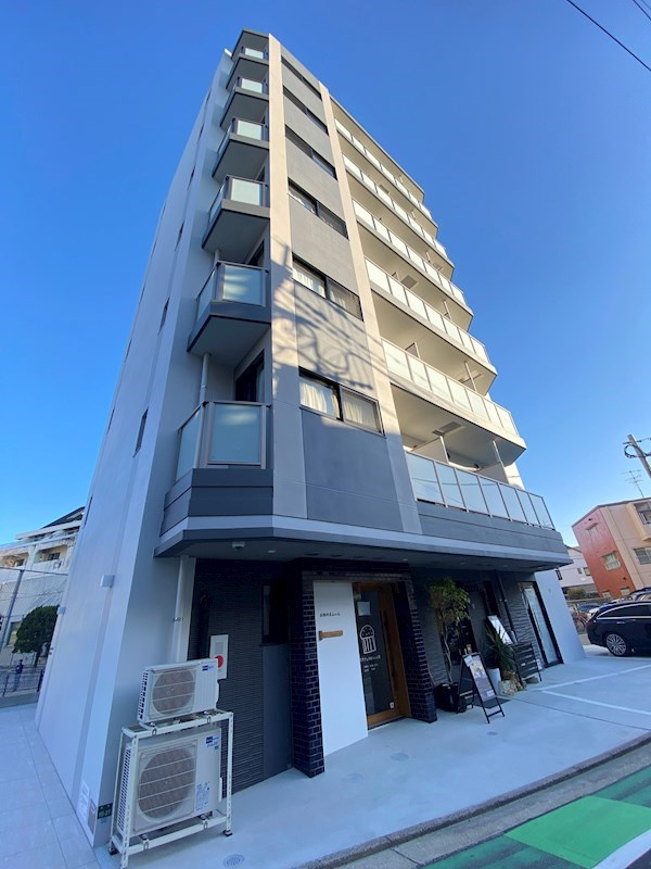 MODERN PALAZZO西新PREMIERの外観