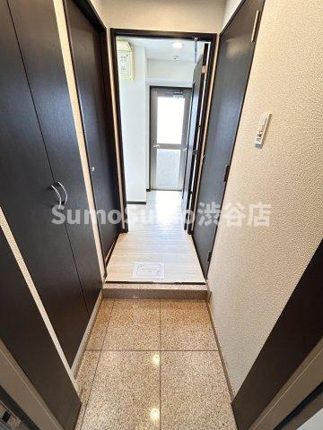 ステージファースト恵比寿東の玄関|収納もある玄関です