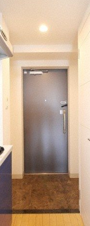 エスリード難波WESTの玄関