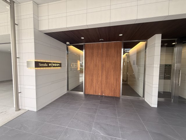 セラフィア神戸御影塚町のエントランス