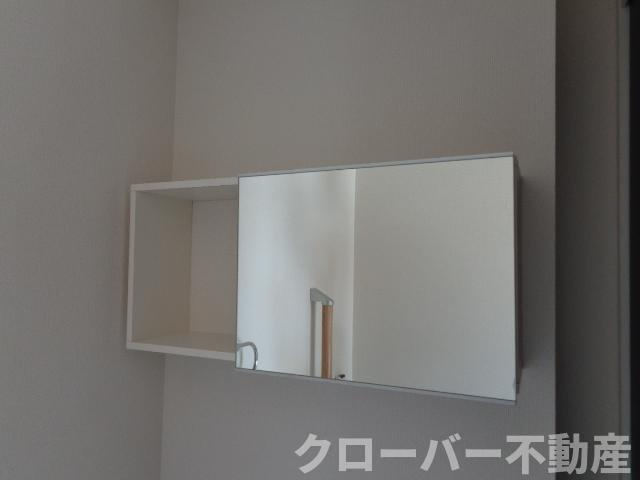 レガロ・パドレⅢの内装|トイレ戸棚