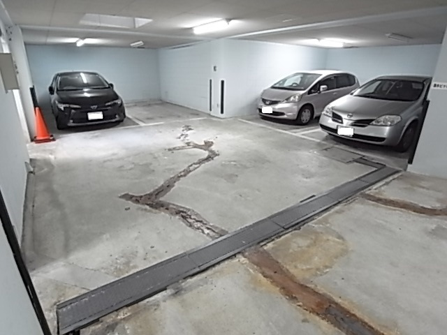 フォルム甲南町の駐車場
