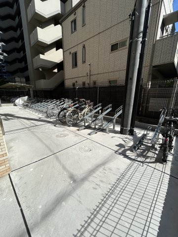 フォーリアライズ昭和南通Ⅱの駐車場|車をお持ちの方に嬉しい駐車場付きの物件です