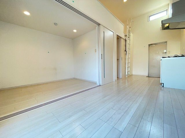 34-倶楽部ハウスの居間・リビング