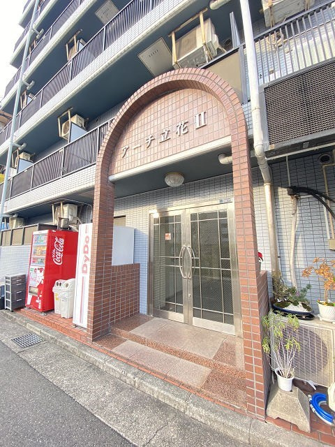 アーチ立花Ⅱのエントランス|建物の内部です