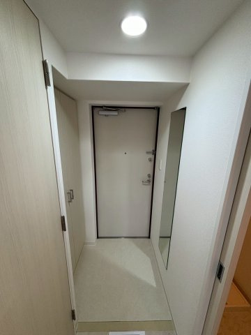 セレニテ本町グランデの玄関