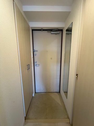 セレニテ本町グランデの玄関