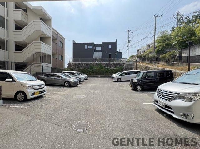アーサー寺塚・大池公園の駐車場