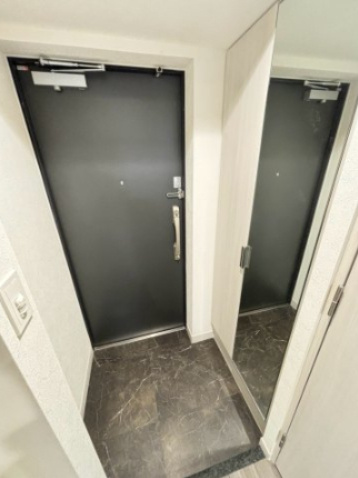 プレサンス堺筋本町エグゼブランの玄関