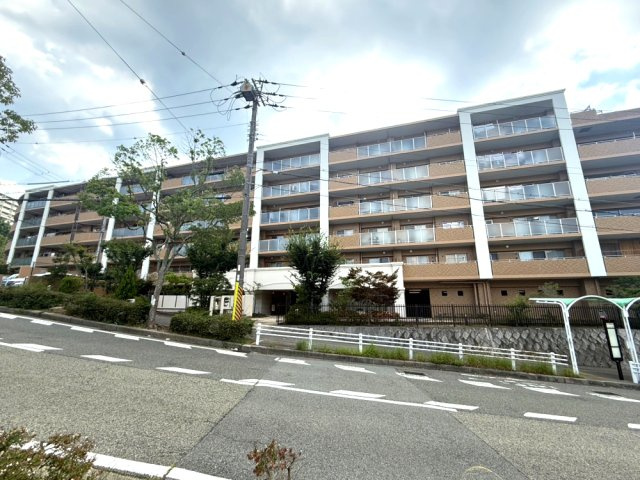 メロディーハイム須磨フェルコリーナの外観|落ち着いた雰囲気の外観です