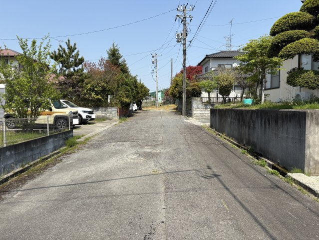 小浜町北ノ作 中古一戸建ての前面道路含む現地写真
