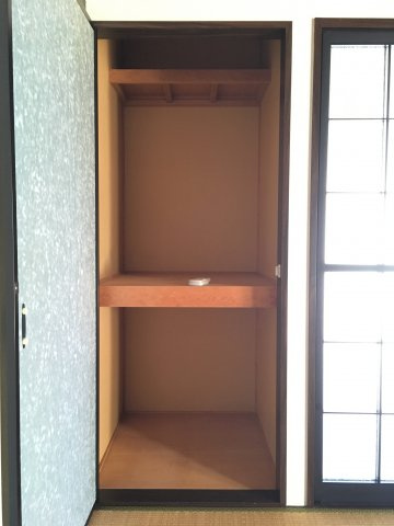 あるゾウパレス松山町Ｂ棟の収納|専用の収納スペースです