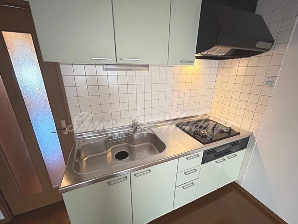 藤沢市鵠沼神明４丁目の賃貸マンションのキッチン