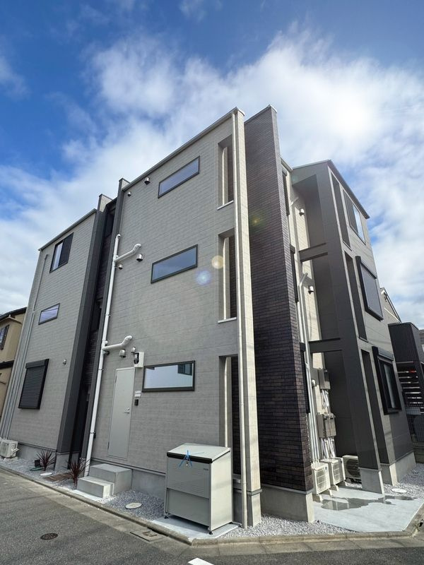 ルミアコート六町の外観