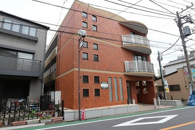 ロイヤルメゾン中丸の外観