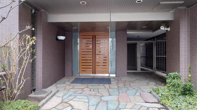 ファミール表参道ベルファースのエントランス|建物の内部です