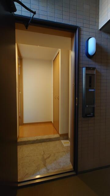 ファミール表参道ベルファースの玄関|ゆったりとした玄関です