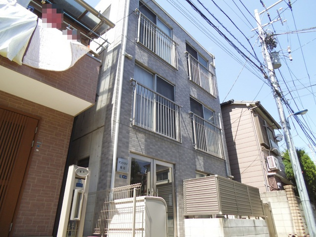 マンション明石の外観|鉄筋コンクリート造です♪