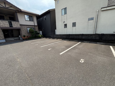 【駐車場】 | メゾンドール　B棟