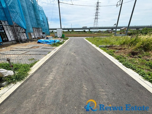 新築戸建　高座郡寒川町田端の前面道路含む現地写真