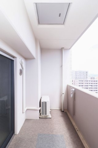 サヴォイレトワールセレステ　8階のバルコニー|現状優先になります。