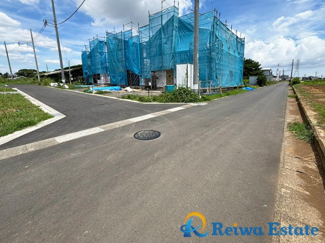 新築戸建　高座郡寒川町田端の前面道路含む現地写真