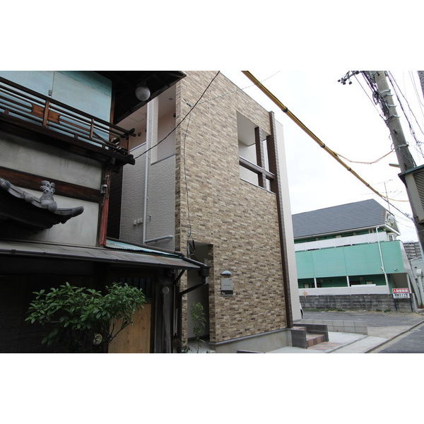 STAGE杉栄のエントランス