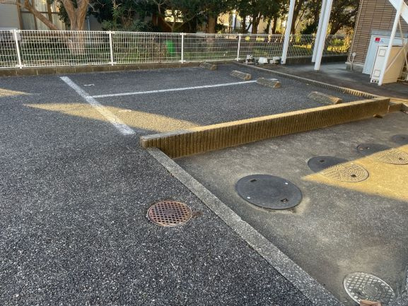 レオパレスネレイドⅢの駐車場