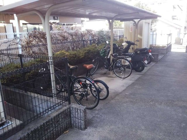三田市西山２丁目のアパートのその他|駐輪場