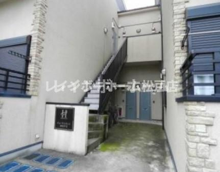 松戸市新松戸２丁目のアパートのエントランス|落ち着いたエントランスです