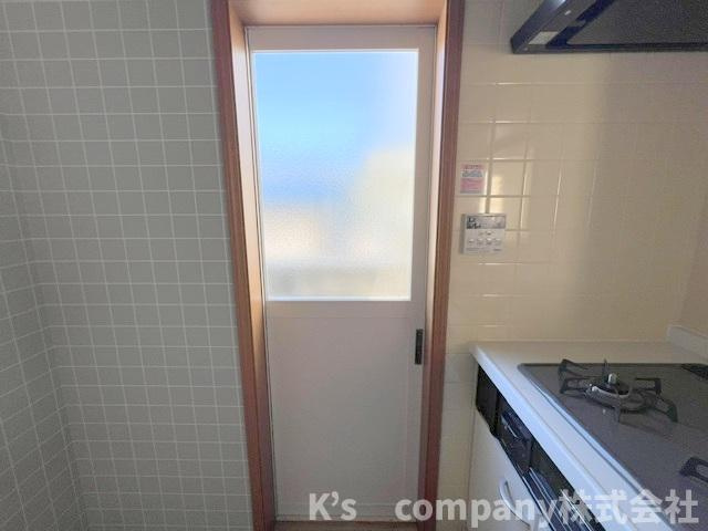 ●茅ヶ崎市南湖5丁目　中古戸建のその他|勝手口☆直接ゴミだ出し等に出ることができます◇